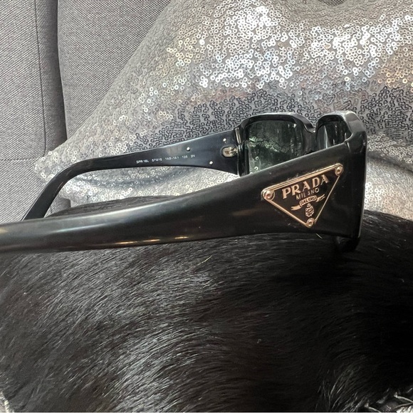 COPY - 😎 VINTAGE BLACK PRADA SUNGLASSES😎 - Picture 4 of 7